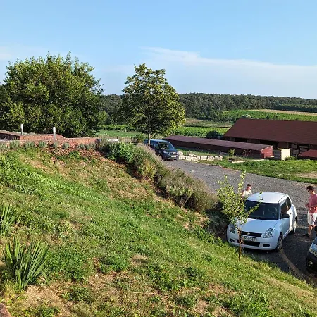 Μοτέλ Zankapu -hotel For You- Adult & Bike Friendly 3-room With Local Wine, Terrace & Kali-medence Experience