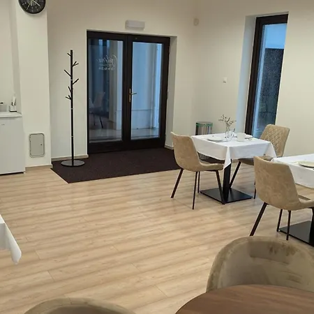 Zankapu -hotel For You- Adult & Bike Friendly 3-room With Local Wine, Terrace & Kali-medence Experience