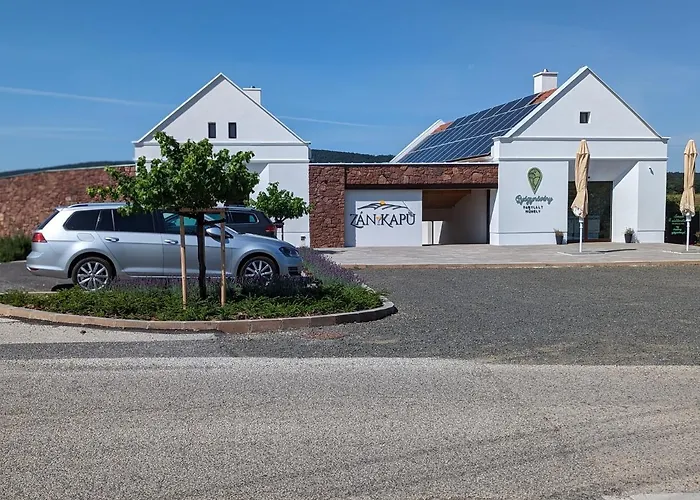 モーテル Zankapu -hotel For You- Adult & Bike Friendly 3-room With Local Wine, Terrace & Kali-medence Experience