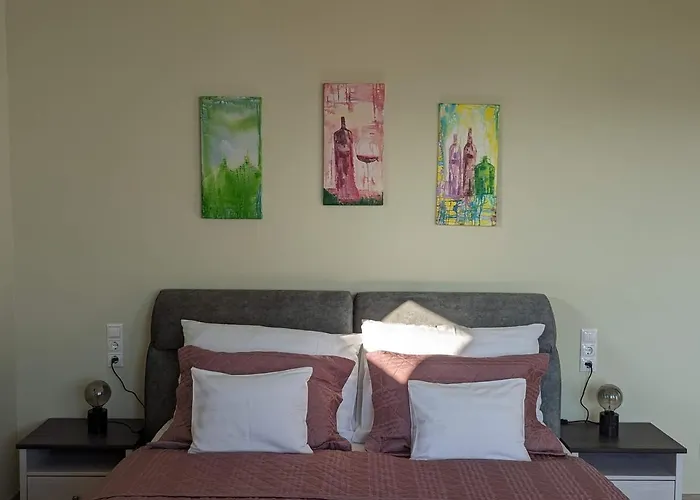 Zánkapu -hotel For You- Adult&bike Friendly 3-room With Local Wine, Terrace&káli-medence Experience Motel