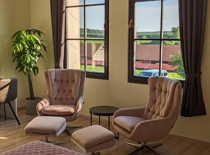 Zankapu -hotel For You- Adult & Bike Friendly 3-room With Local Wine, Terrace & Kali-medence Experience * Zánka