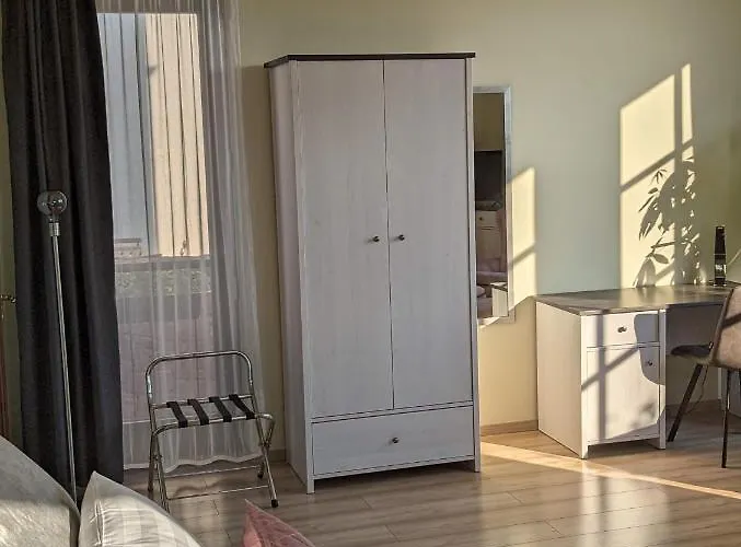 Motel Zánkapu -hotel For You- Adult&bike Friendly 3-room With Local Wine, Terrace&káli-medence Experience *