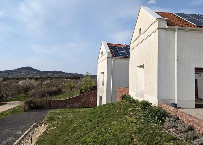 Zánkapu -hotel For You- Adult&bike Friendly 3-room With Local Wine, Terrace&káli-medence Experience * Zánka