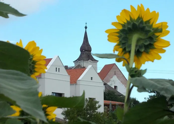 Motel Zánkapu -hotel For You- Adult&bike Friendly 3-room With Local Wine, Terrace&káli-medence Experience *