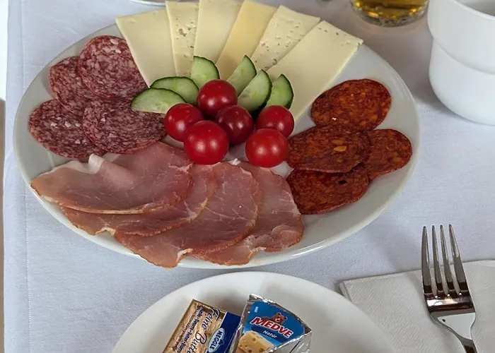 Zánkapu -hotel For You- Adult&bike Friendly 3-room With Local Wine, Terrace&káli-medence Experience Motel *