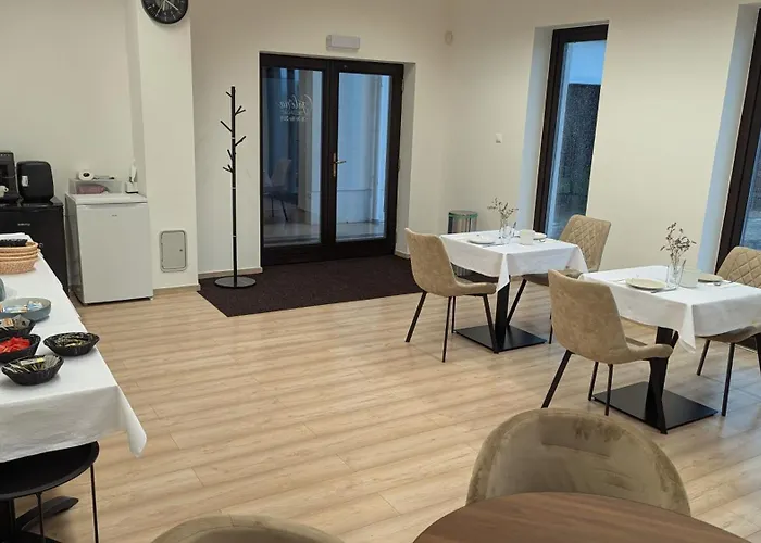 Zánkapu -hotel For You- Adult&bike Friendly 3-room With Local Wine, Terrace&káli-medence Experience